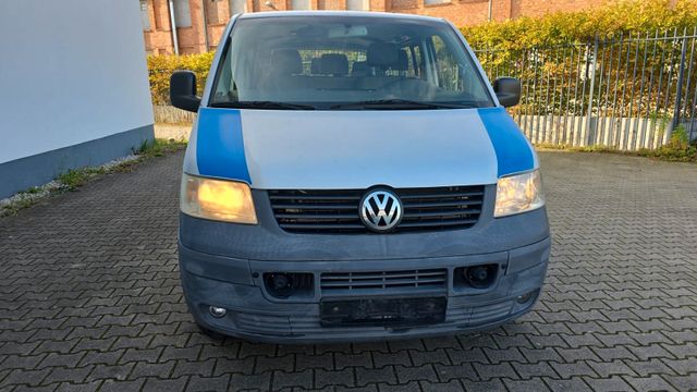 Volkswagen T5 Transporter 7-Sitzer