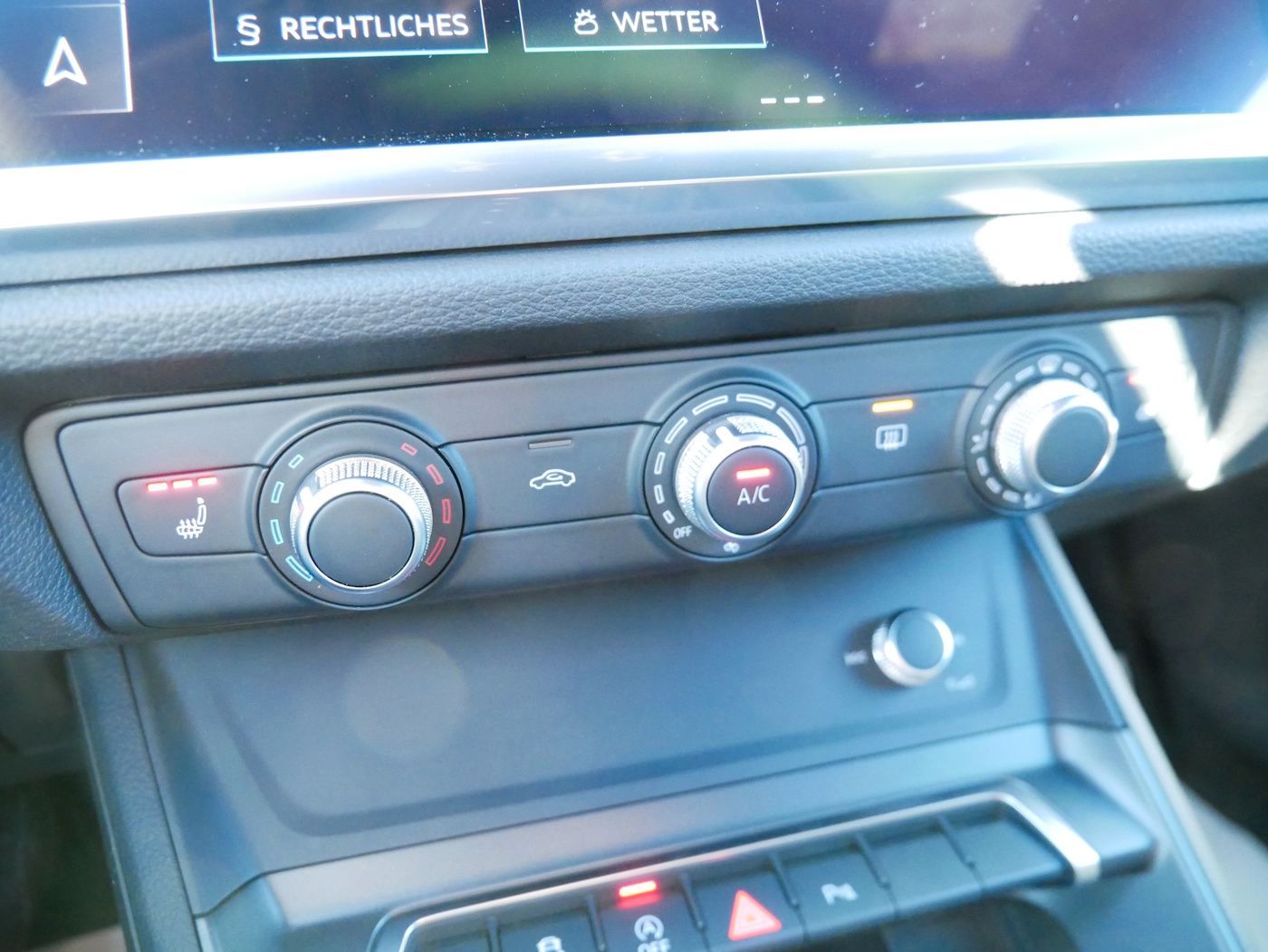 Fahrzeugabbildung Audi Q3 40 2.0 TFSI quattro S-Line NEU56T AHK Kamera