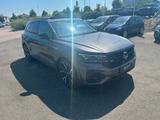 Volkswagen Touareg R-Line 3.0 TSI 4MOTION AHK PANO KAMERA - Volkswagen Touareg in Nürnberg