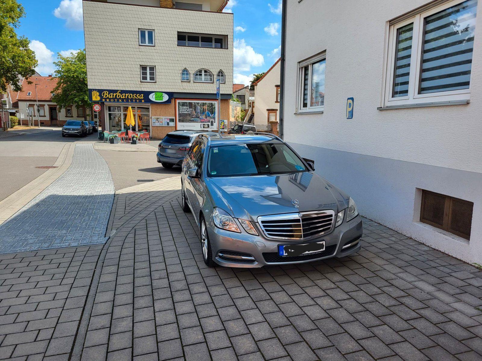 Mercedes-Benz E250 2010 — rear view