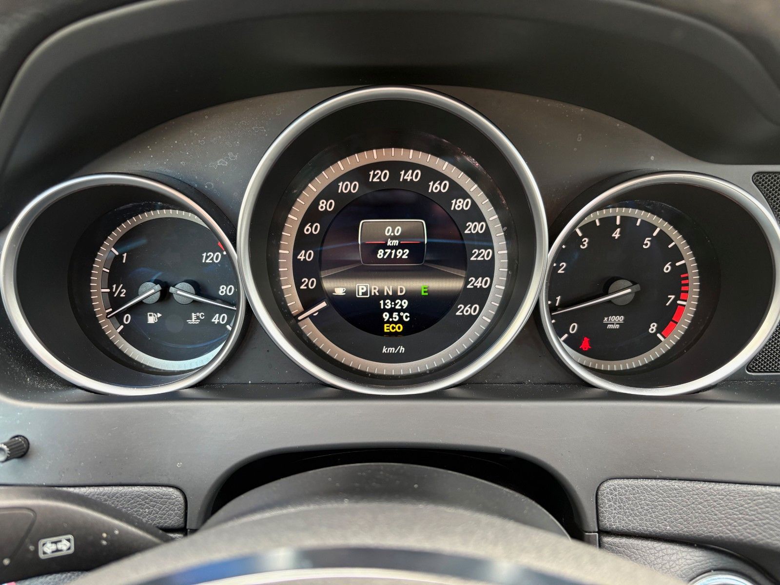 Fahrzeugabbildung Mercedes-Benz C 180 CGI Limo Classic Aut. Navi el. Sitze SPORT