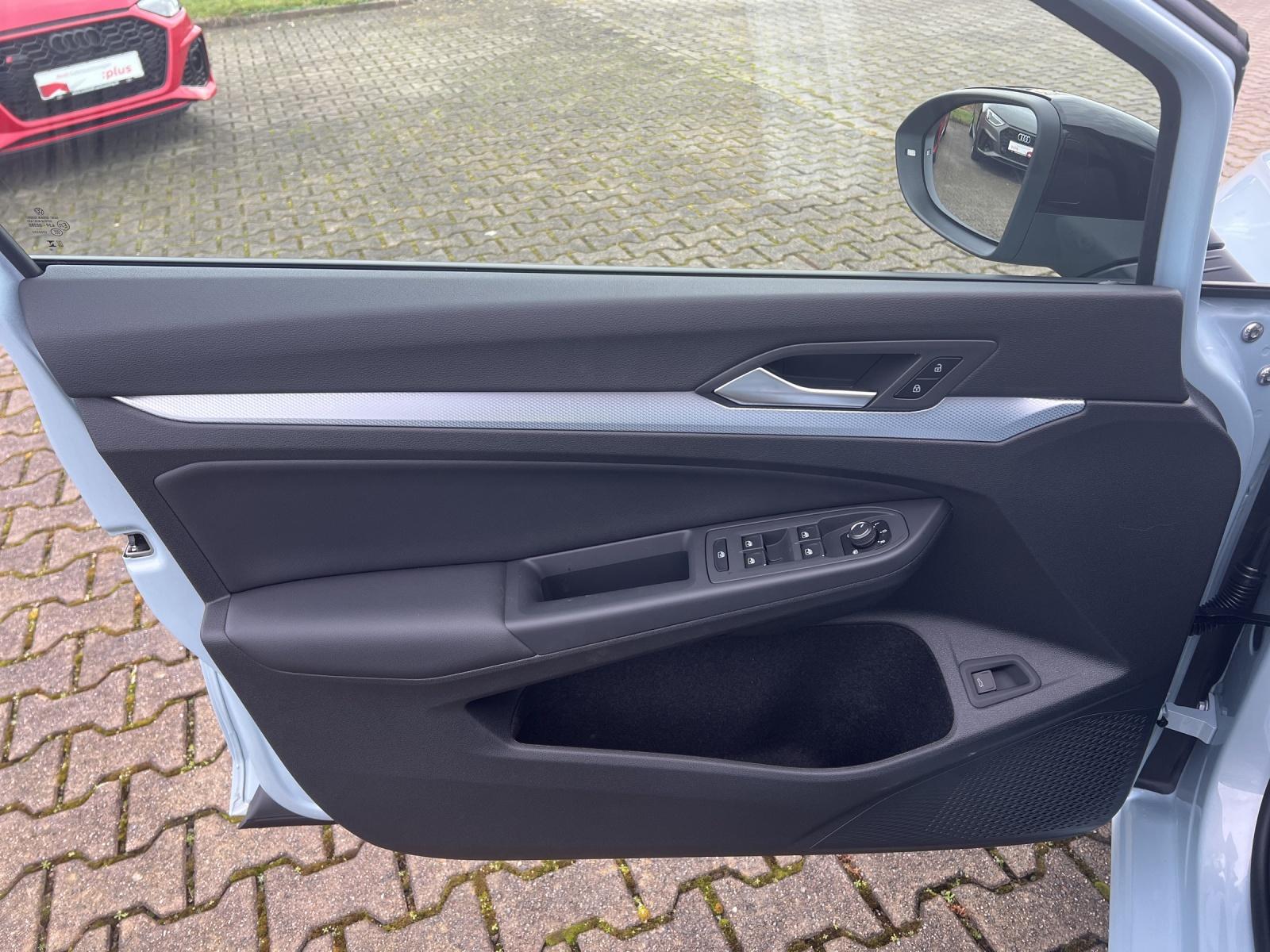 Volkswagen Golf Variant Life "Goal" 2.0 l TDI DSG LED AHK, миниатюра 10