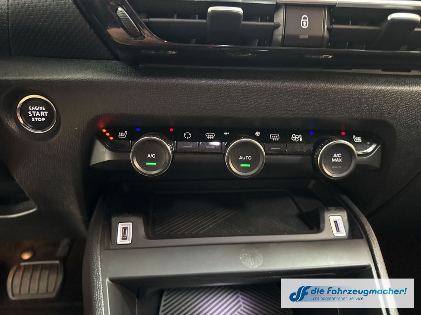 Fahrzeugabbildung Citroën C4 e - Shine HUD Navi 360 Kamera LED Apple CarPl