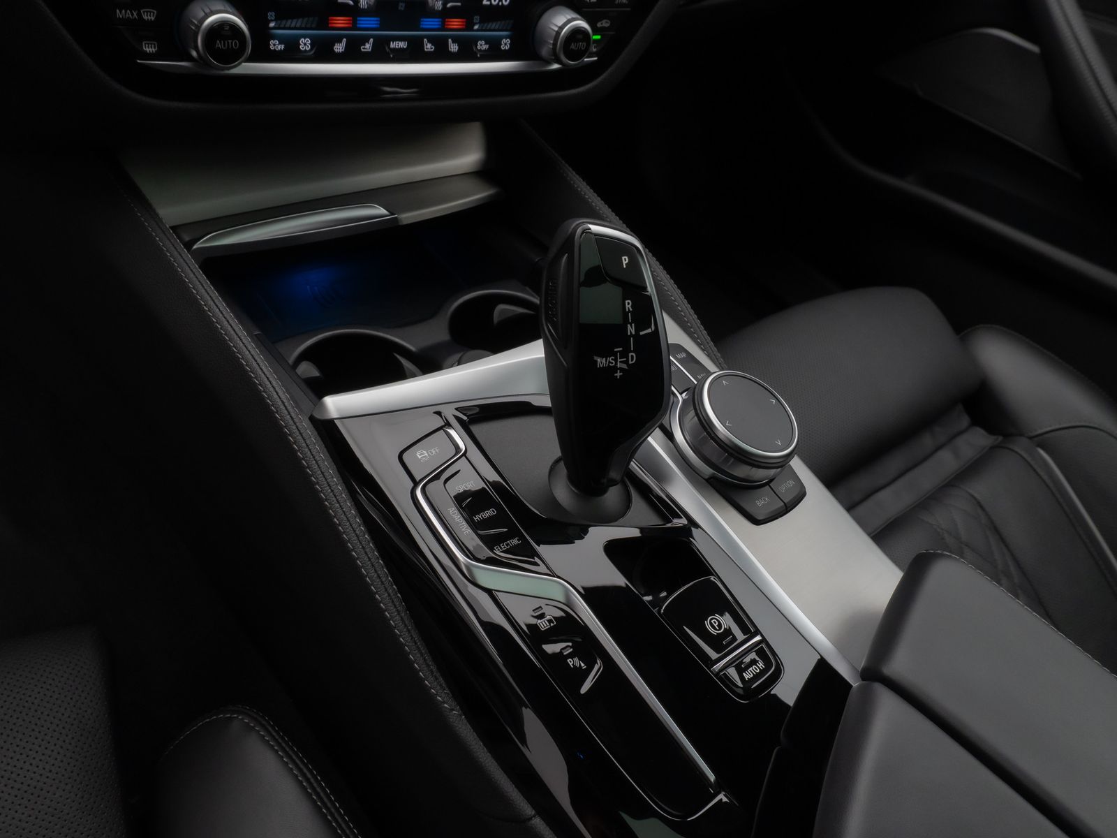 Fahrzeugabbildung BMW 530e xD M Sport Individual Panorama HUD H/K Voll