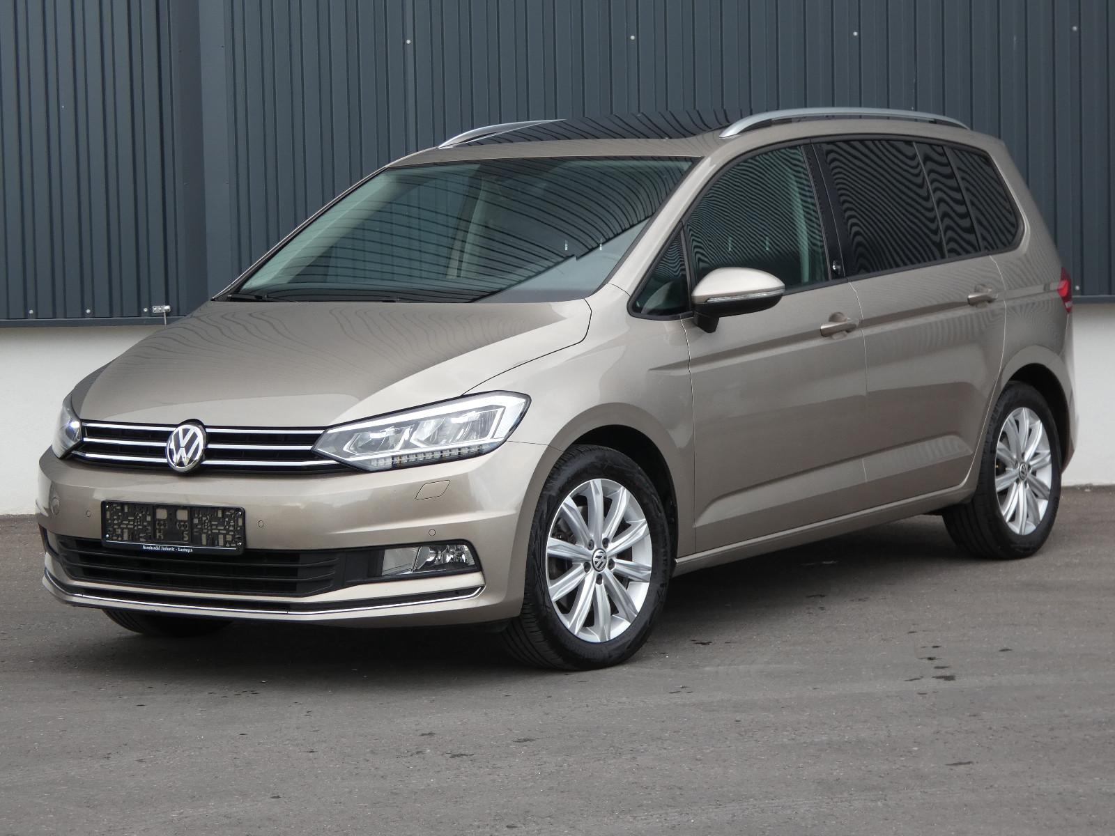 Volkswagen Touran 1.6 TDI SOUND LED Nav Panorama ACC 7Sitze