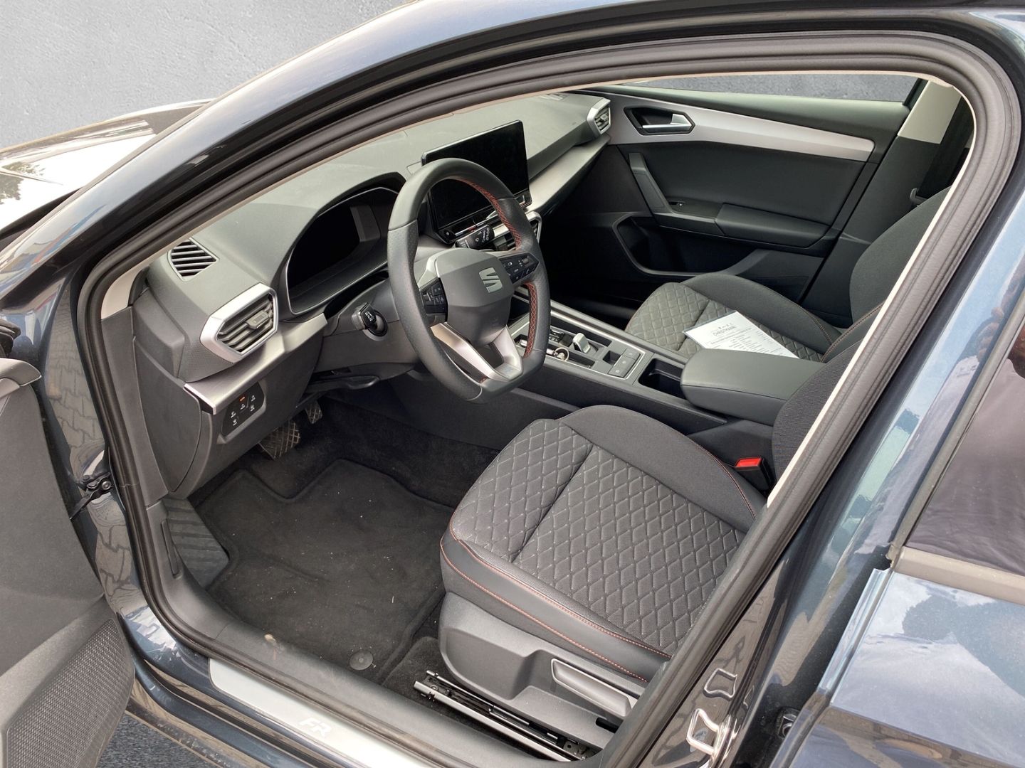 Fahrzeugabbildung SEAT Leon EU6d Sportstourer 1.4 e-HYBRID FR OPF