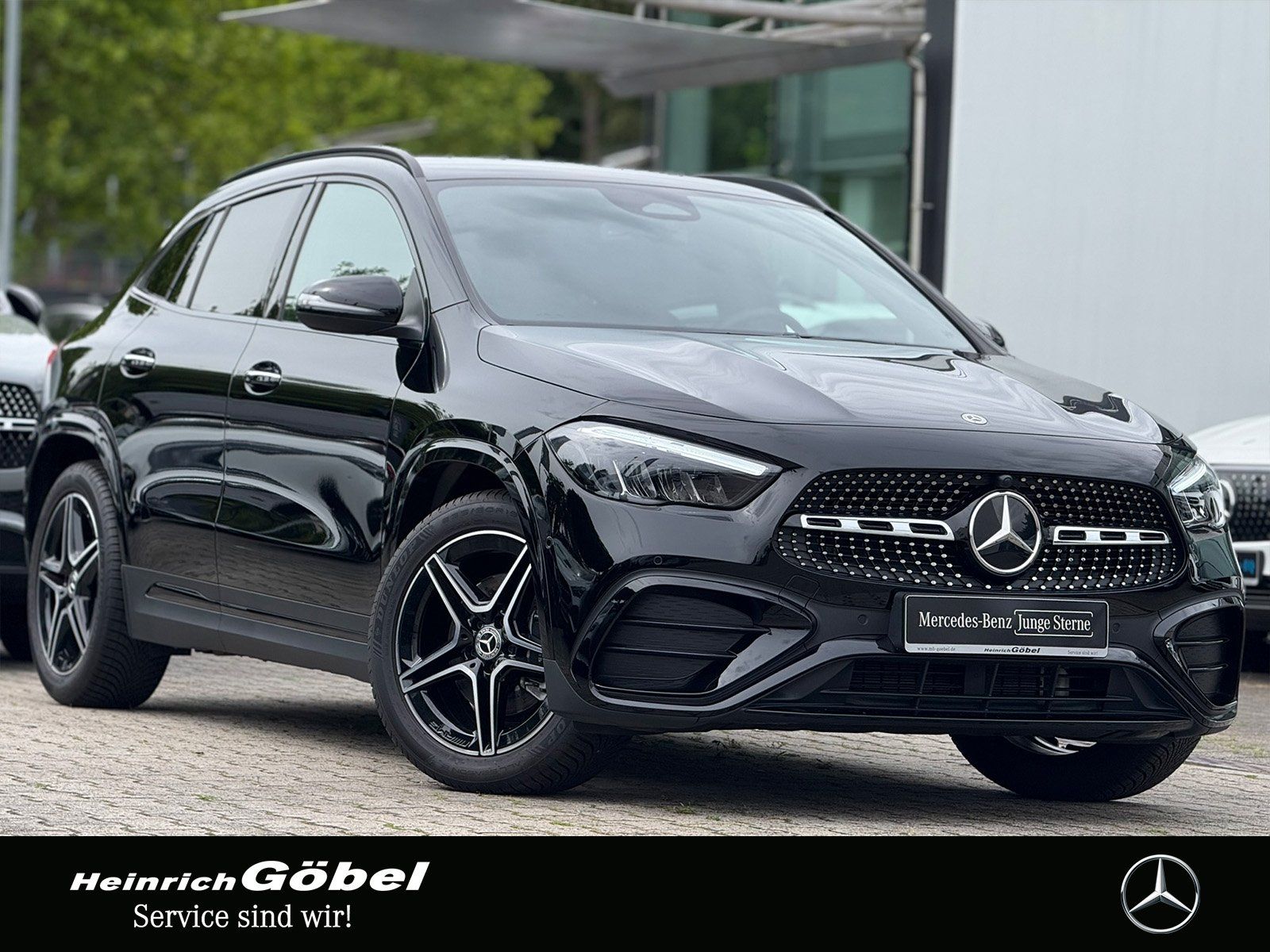 Fahrzeugabbildung Mercedes-Benz GLA 200 AMG*AHK*TOTWINKEL*NIGHT-PAKET*AMBIENTEBE