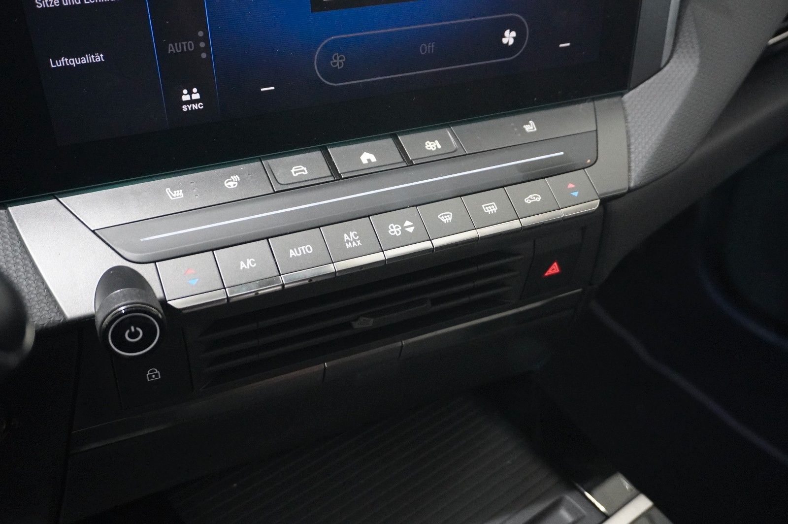 Fahrzeugabbildung Opel Astra L Lim. 1.2T ELEGANCE NAVI/LED/KAMERA/SPORT