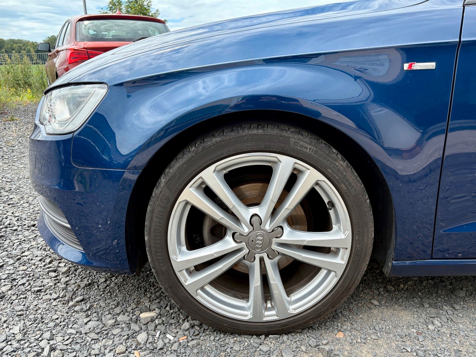 Fahrzeugabbildung Audi A3 1.6 TDI SPBK S LINE Navi Leder LED SPORTFWK