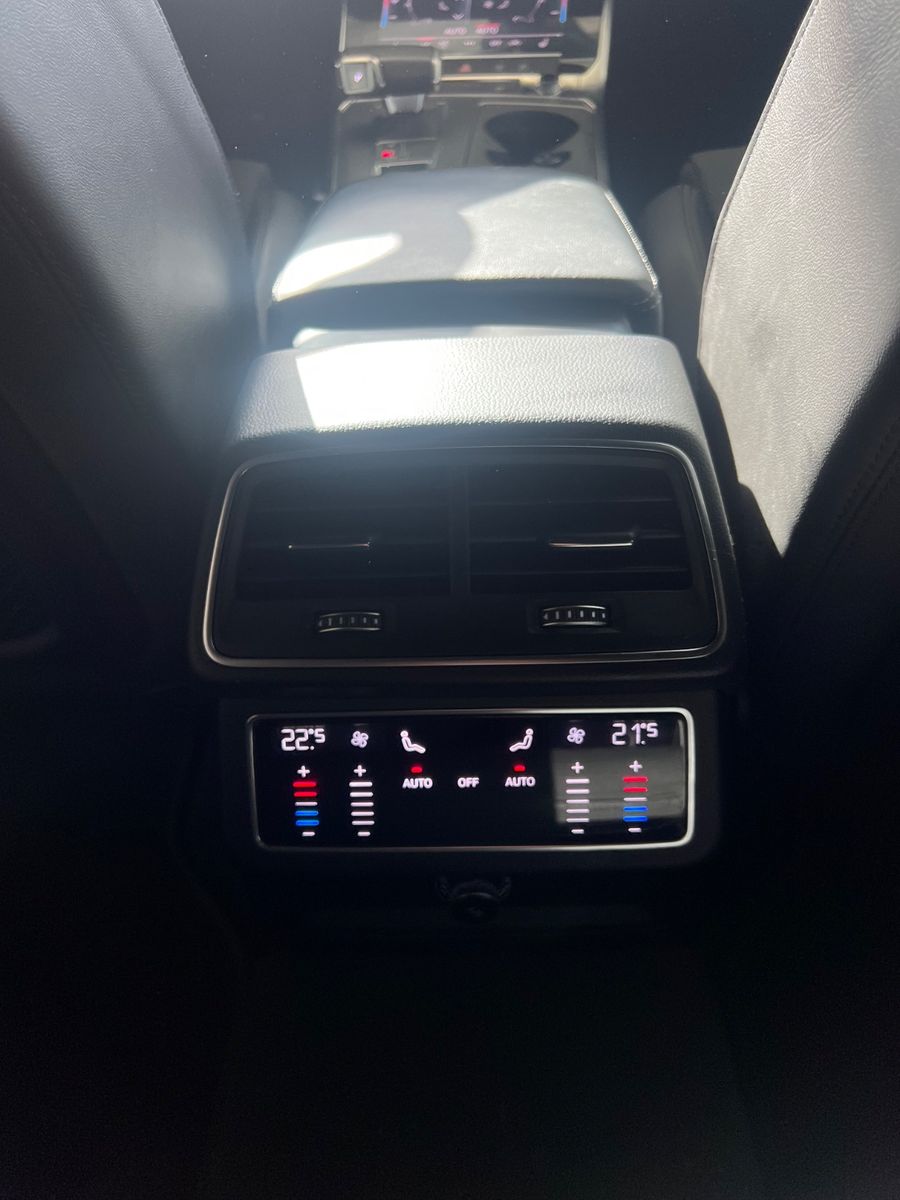 Fahrzeugabbildung Audi A6 Avant 40 TDI quattro sport S line *1.HAND*