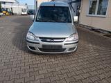 Opel Combo 1.4   Wenig Kilometer 1. Hand - gebrauchte Opel Combo aus dem Jahr 2011