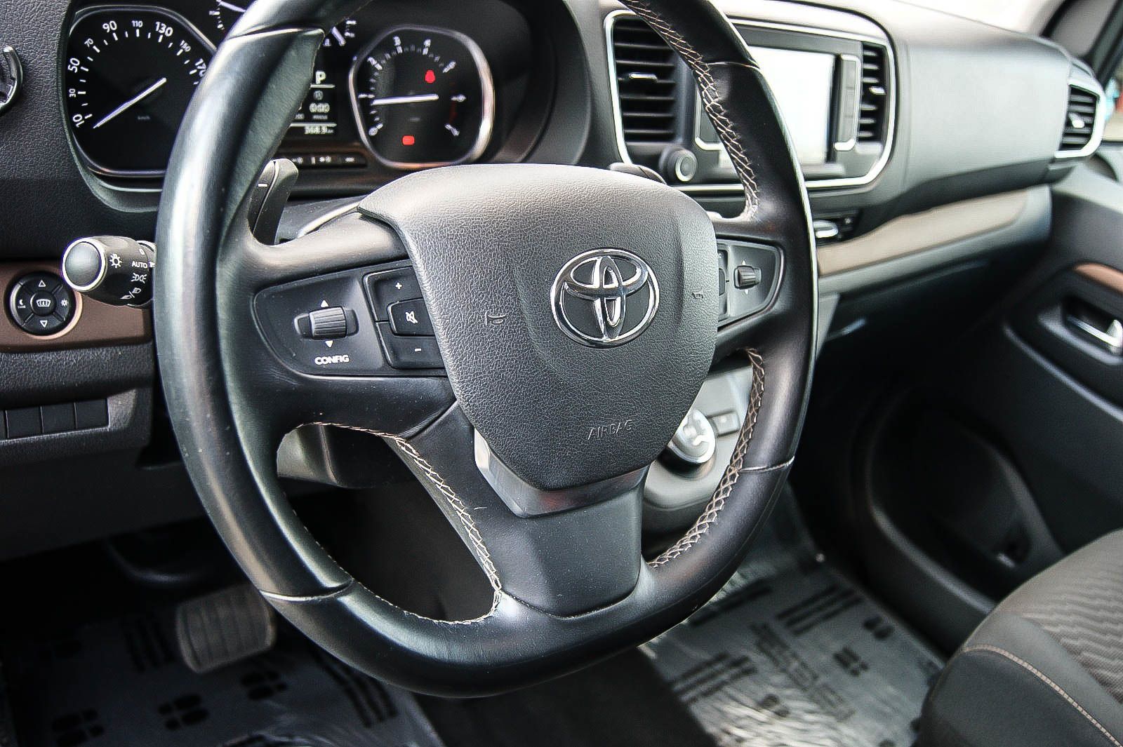 Fahrzeugabbildung Toyota Proace Verso 2.0 Compact Family Comforz HEADUP