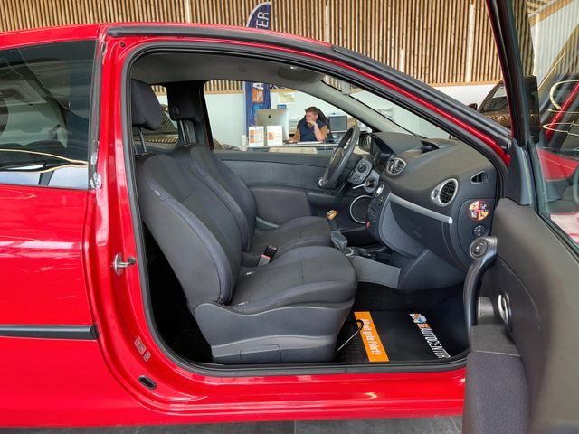 Renault Clio III Dynamique MOTOR- UND GETRIEBSCHADEN