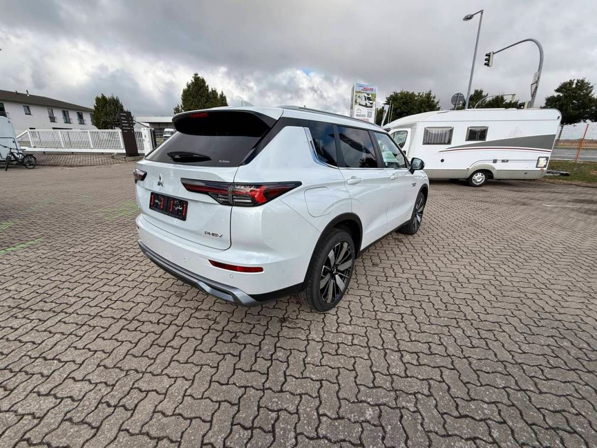 Fahrzeugabbildung Mitsubishi Outlander Plug-in Hybrid Select 2.4