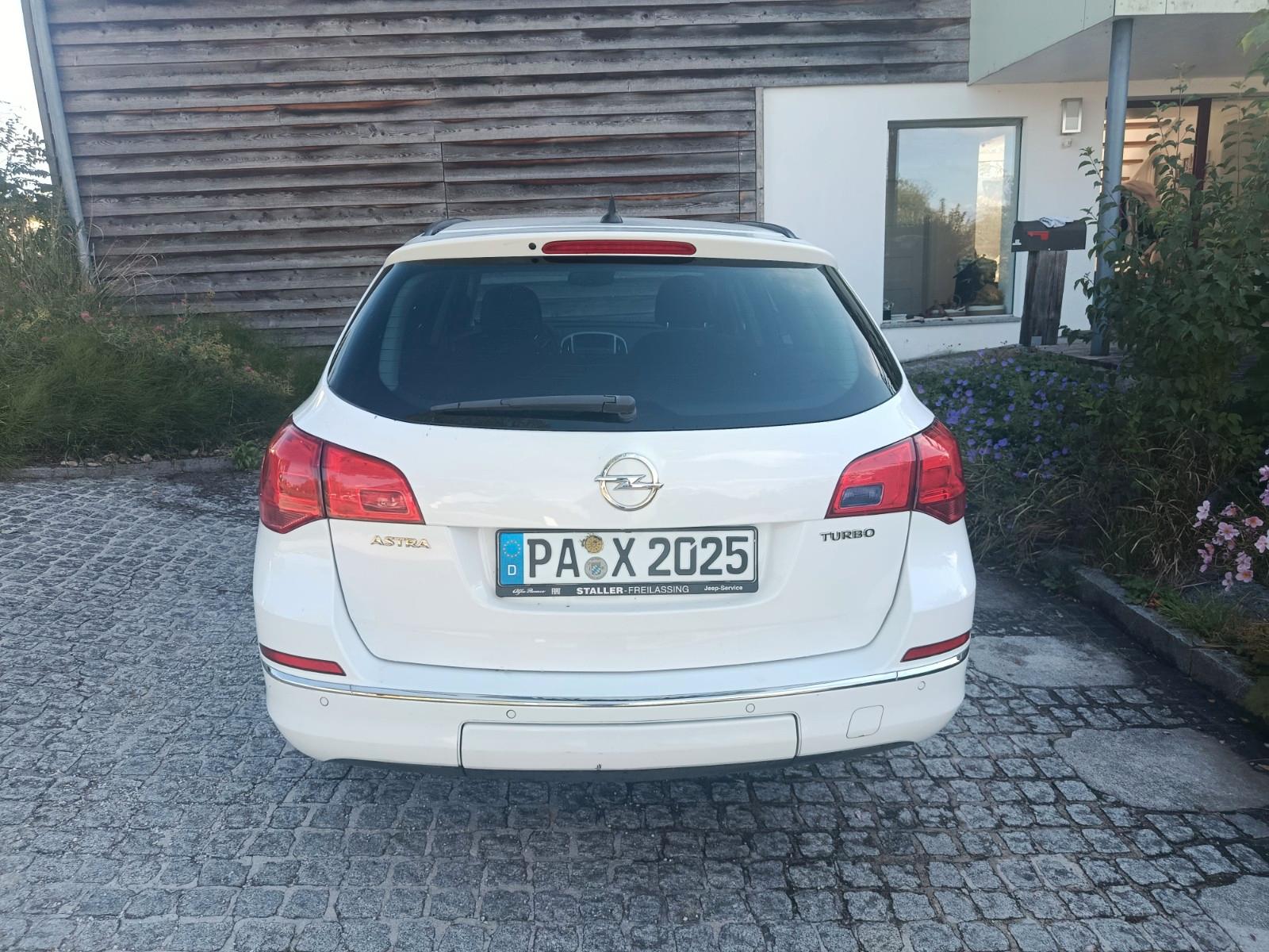 Opel Astra 2013 — engine 1.362 cm³, 140 HP (103kW)