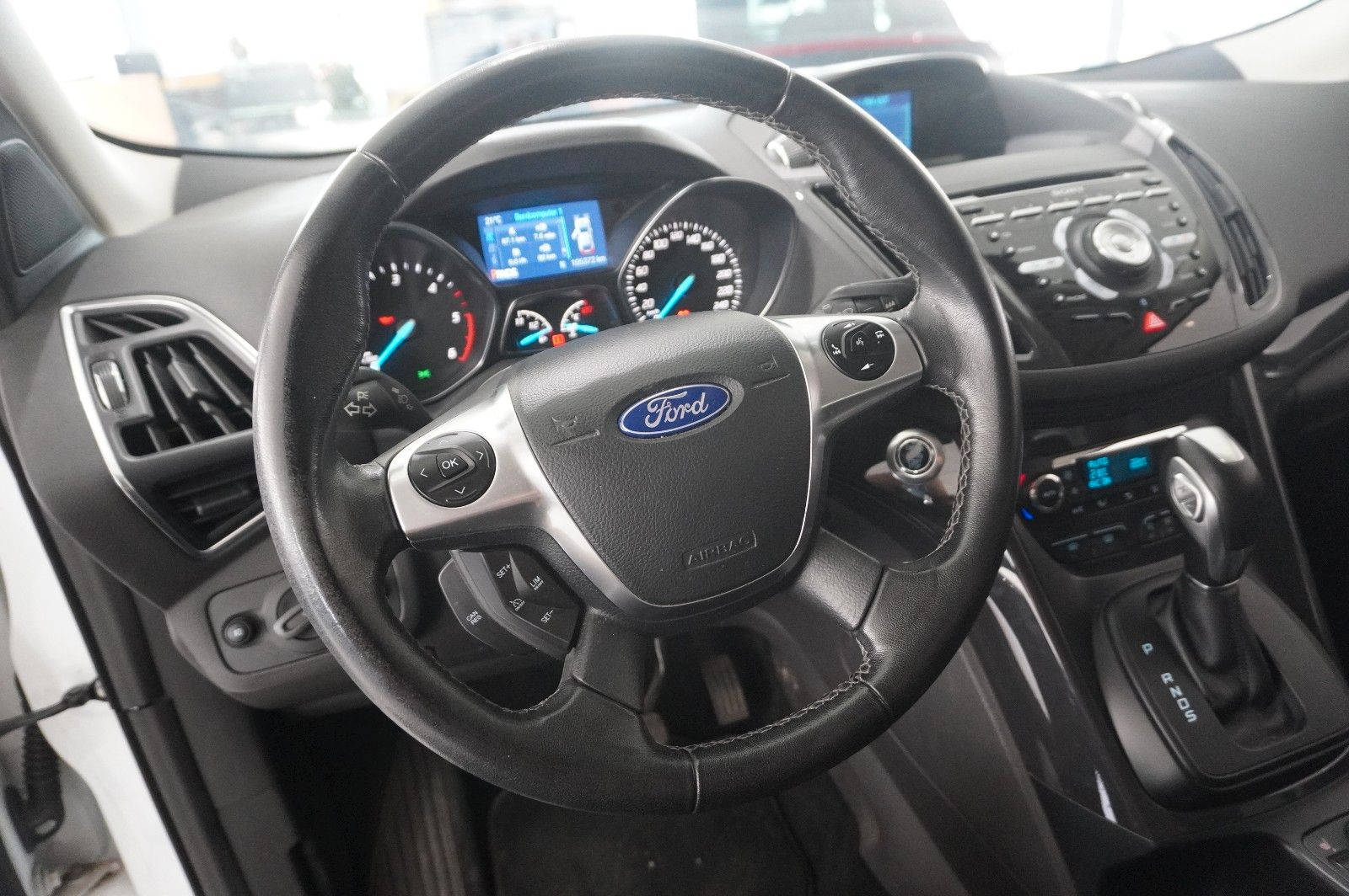 Fahrzeugabbildung Ford Kuga 2.0D INDIVIDUAL 4X4 NAVI/LED/KAMERA/SPORT