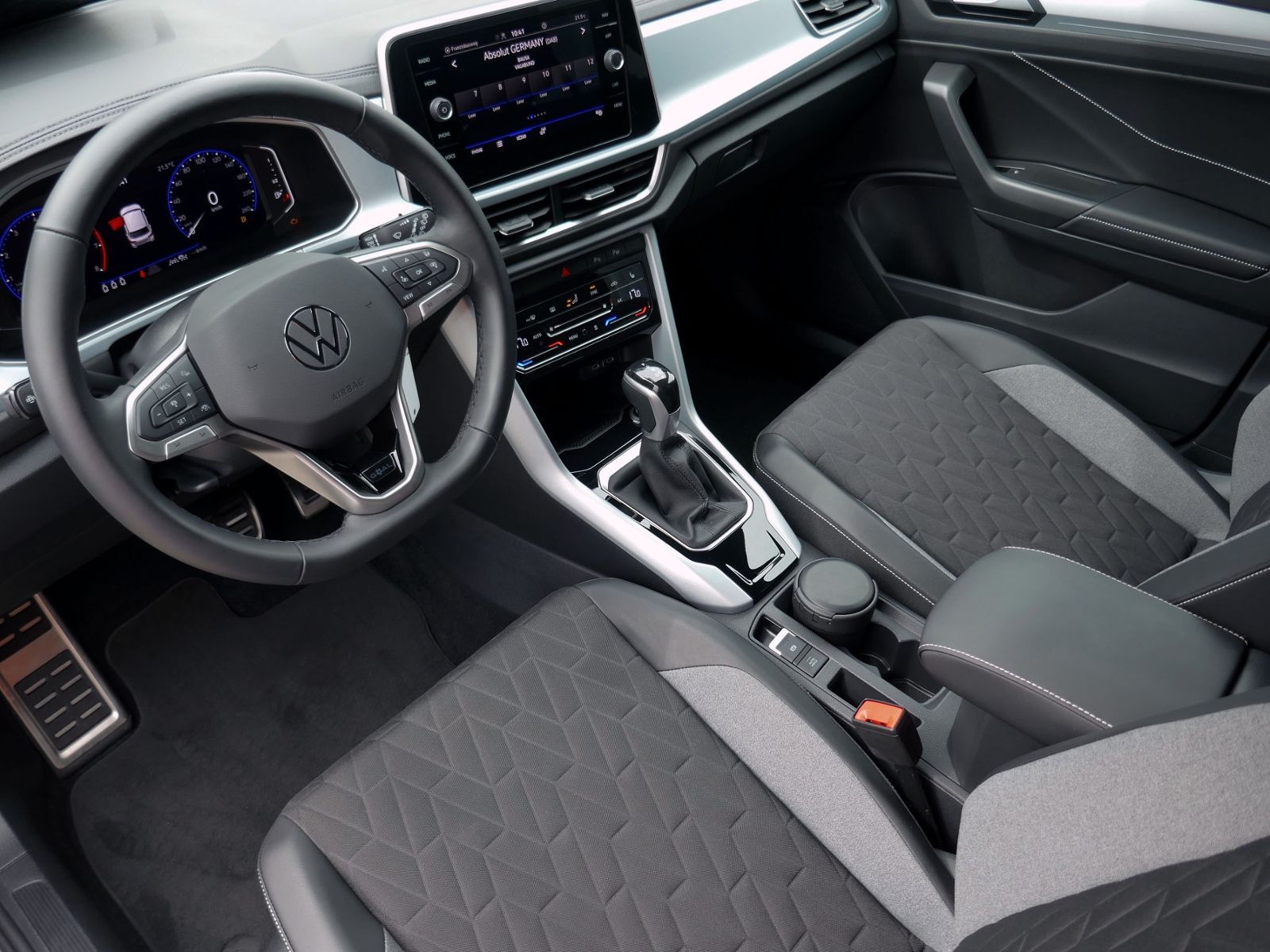 Fahrzeugabbildung Volkswagen T-Roc GOAL 1.5 TSI DSG | LED AHK RFK ACC