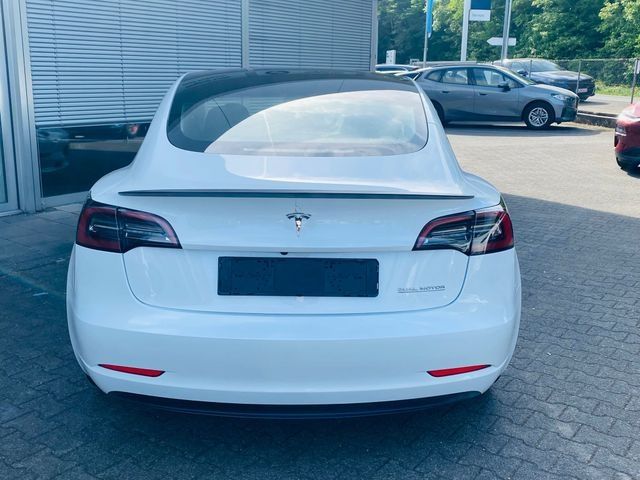 Fahrzeugabbildung Tesla Model 3 PERFORM AWD PANO+NAVI+STDHZ+LED+SHZ+KAM+