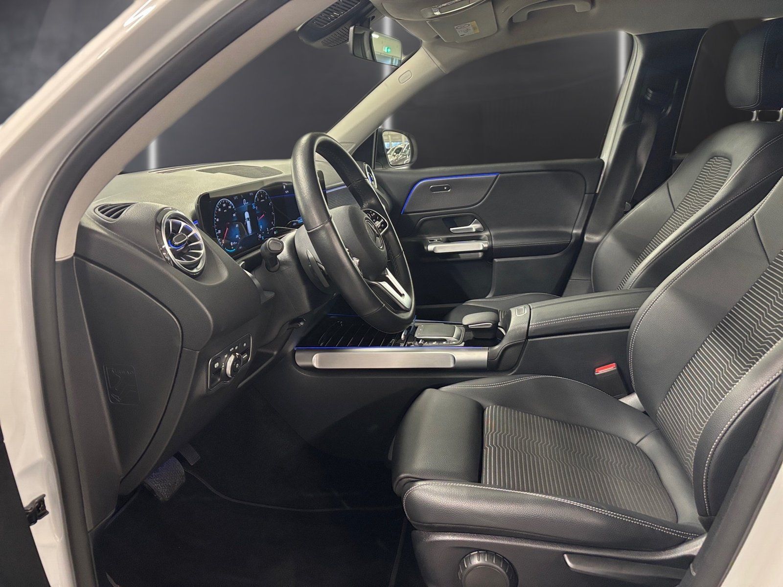 Fahrzeugabbildung Mercedes-Benz GLB 250 4M*Progressive*Night*LED*Kamera*Keyless*