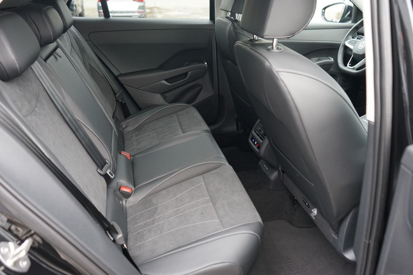 Volkswagen T-Roc - Bild 9