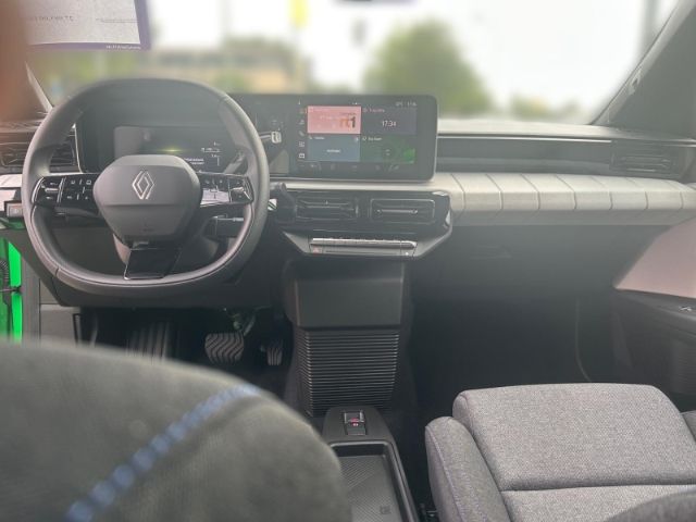 Fahrzeugabbildung Renault 5 Electric 120  Evolution+Winter+Paket+Allwetter