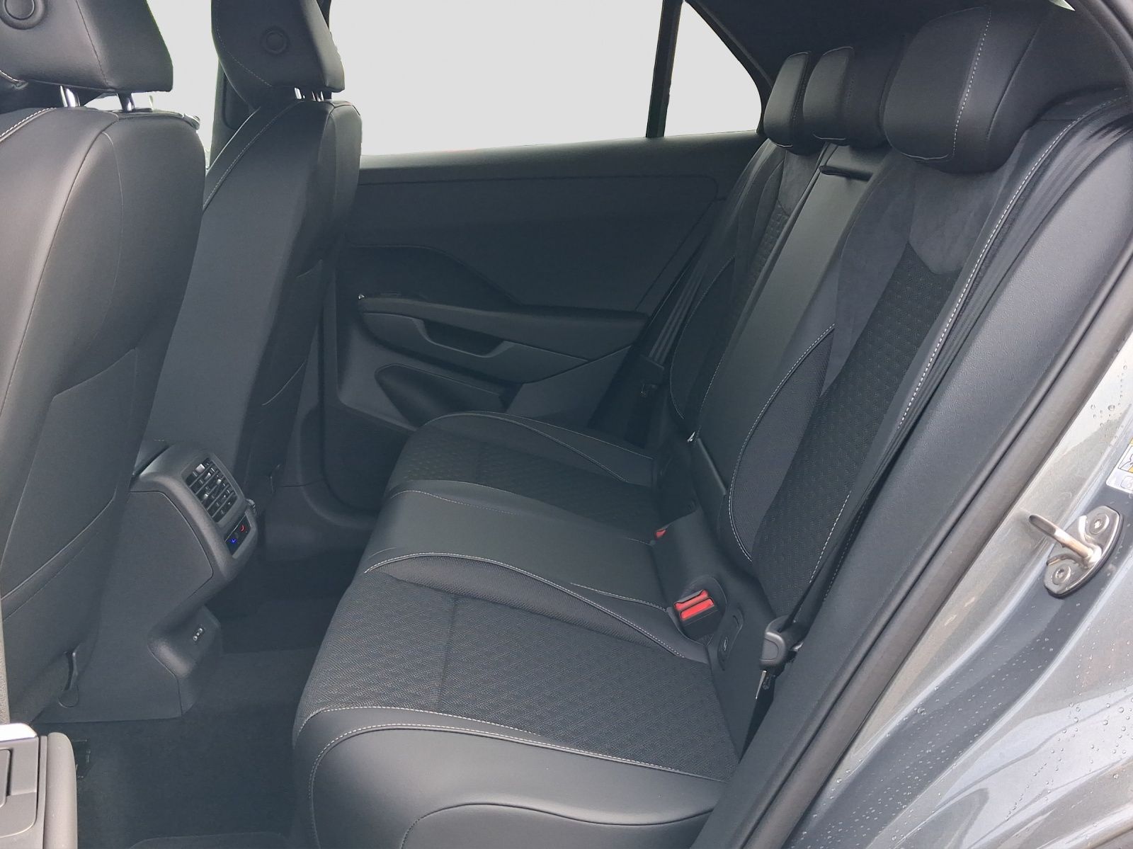 Volkswagen T-Roc - Bild 6