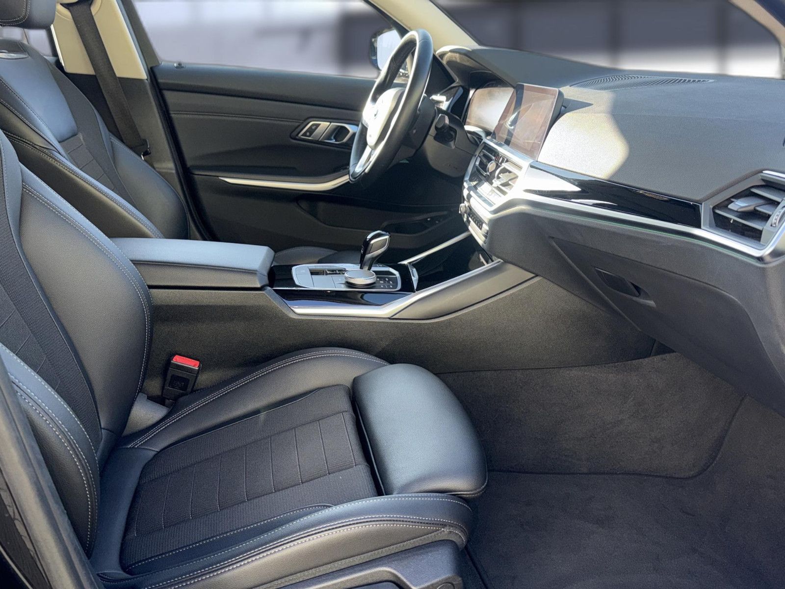 Fahrzeugabbildung BMW 320 e Sport Line/ 1. Hand / unfallfrei