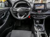 Hyundai i30 cw Pure Kamera Navi SHZ PDC TEMP - Hyundai i30 Pure mit Benzin-Antrieb