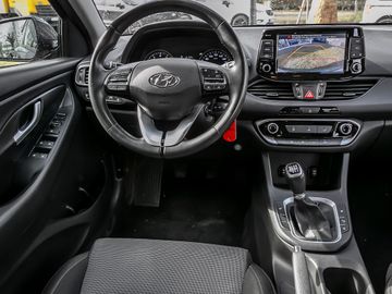 Hyundai i30 cw Pure Kamera Navi SHZ PDC TEMP