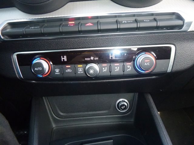 Fahrzeugabbildung Audi Q2 30 TDI >AUT/AHK /NAVI/TEMP/Einparkhilfe<