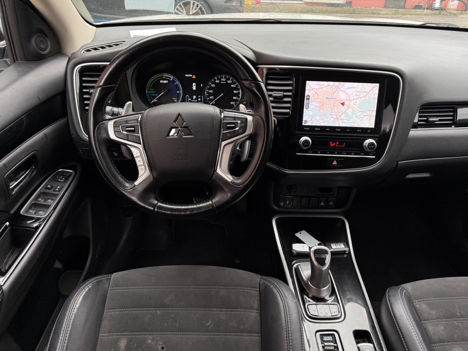 Mitsubishi Outlander 2.4 PHEV 4WD Spirit *Leder*Navi*Kamera