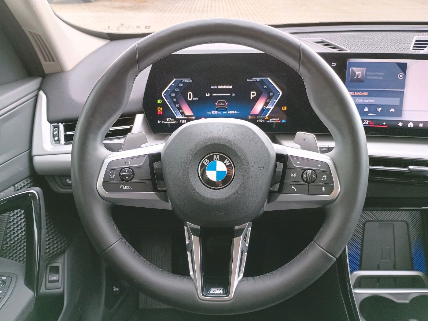 Fahrzeugabbildung BMW X1 sDrive18i AHK/AdaptLED/KomfZug/RFK/DrivAssi