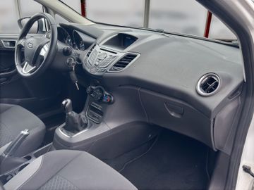 Ford Fiesta - 10