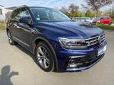 Volkswagen 2.0TSI Highline 4Motion PANO STHZ. ACC 8xbereift - Volkswagen Tiguan mit Benzin-Antrieb: Kombi