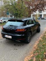 Porsche Macan Turbo Turbo - Porsche Gebrauchtwagen in Regensburg
