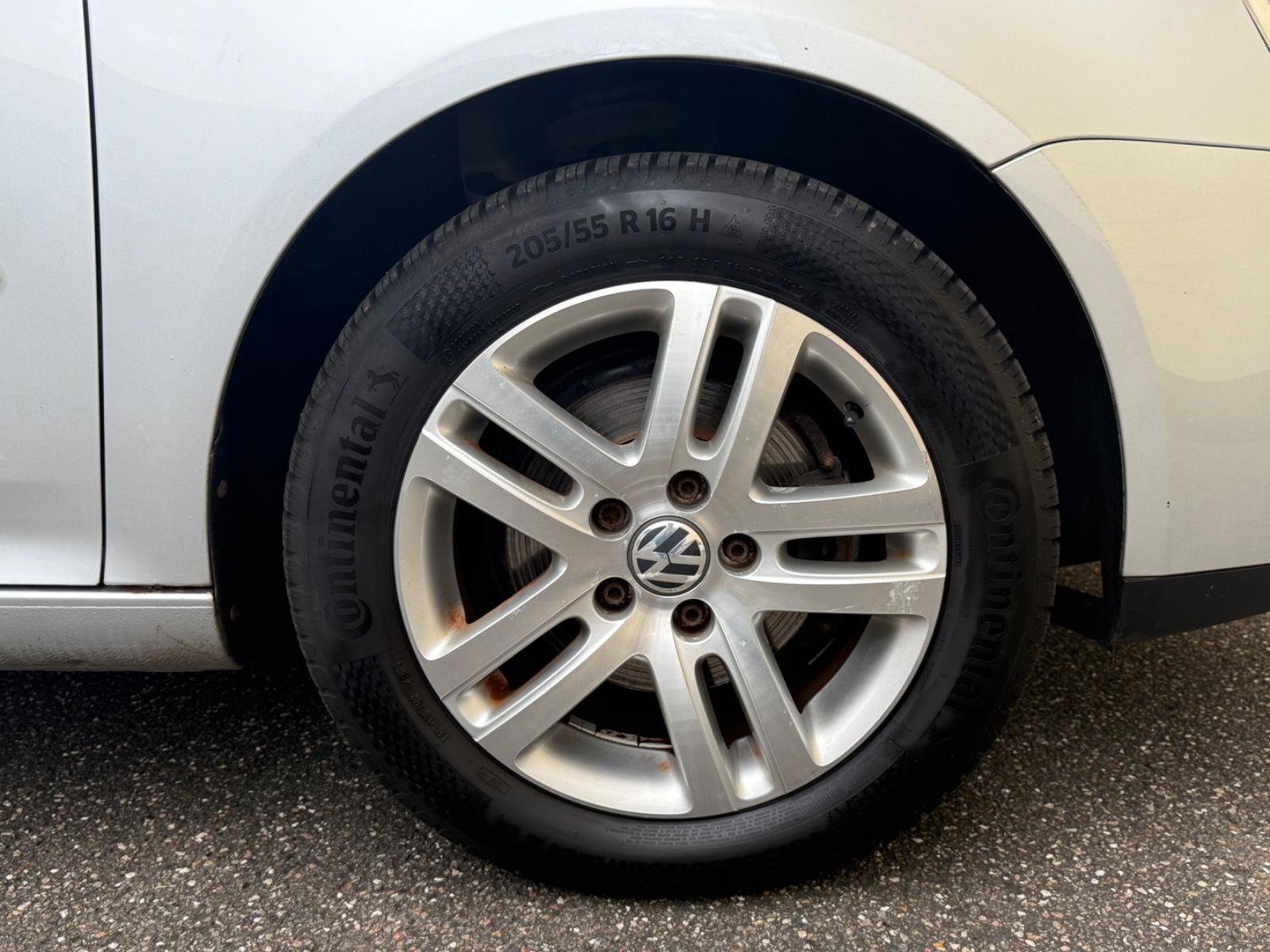 Volkswagen Golf V Lim. Tour 1.4 Zahnriemen TÜV SHZ PDC Alu