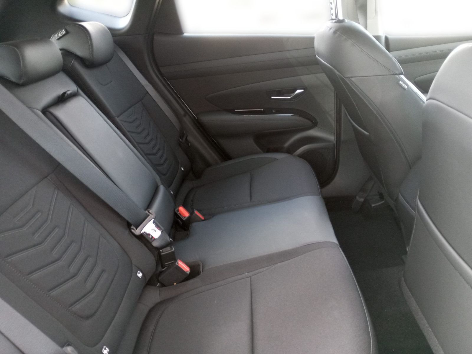 Fahrzeugabbildung Hyundai TUCSON 1.6 T-GDI Hybrid Trend LED