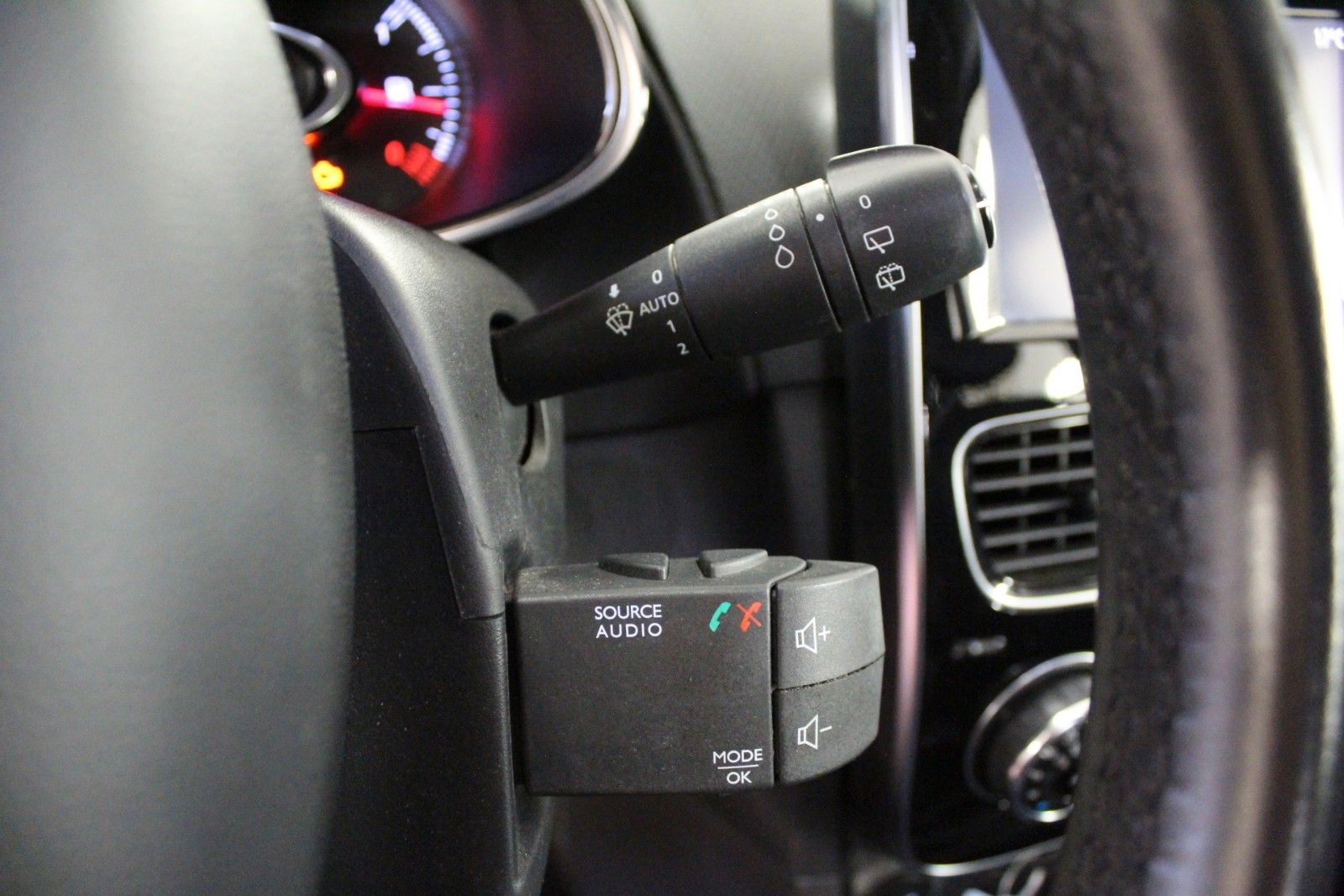 Fahrzeugabbildung Renault Clio TCe 90 Intens*Navi*Klima*PDC*
