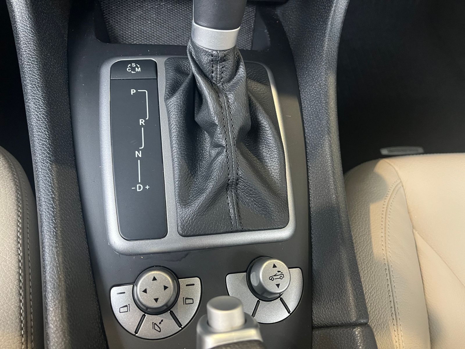 Fahrzeugabbildung Mercedes-Benz SLK Roadster 200 Kompressor AIRSCARF PDC SHZ