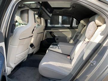 2022 BMW I7 — миниатюра 14
