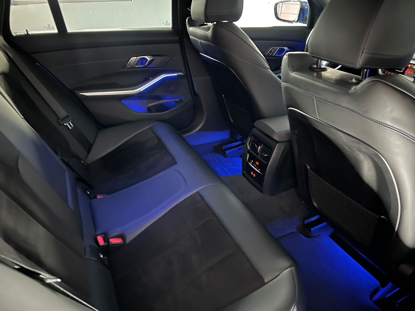 Fahrzeugabbildung BMW 320 d M SPORT/LED/DAB/PANO/ACC/19%/DE FZG