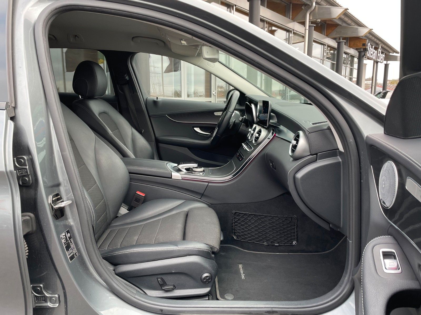 Fahrzeugabbildung Mercedes-Benz C 200 T AMG+Burm+AHK+Ambiente+360+Night