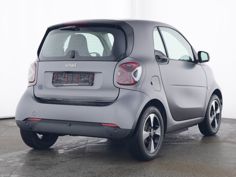Fahrzeugabbildung Smart Smart fortwo EQ JBL*CARBON-OPTIK*KAMERA*LED*22KW