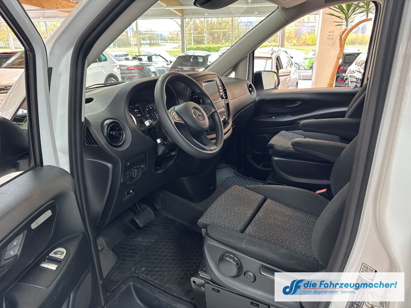 Fahrzeugabbildung Mercedes-Benz Vito Kasten 114 CDI RWD lang Navi DAB SHZ Rückfa