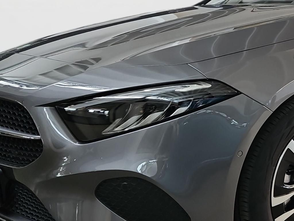 Fahrzeugabbildung Mercedes-Benz A 180 Progressive Navi KAM SpurH LED SHZ RDK