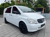 Mercedes-Benz Vito Kombi 116 CDI lang 8 Sitzer - Mercedes-Benz Vito mit Diesel-Antrieb: Kleinbus, Sitzer 8