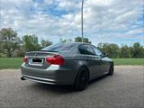 BMW 320i E90 - BMW 320: 320i E90