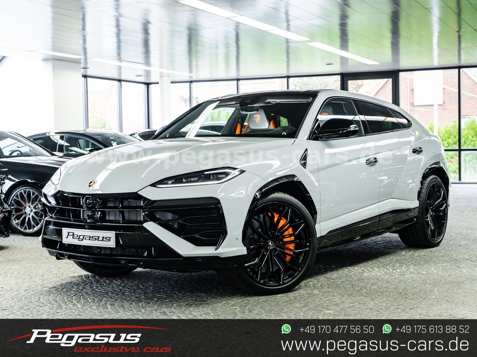 LAMBORGHINI Urus - 1