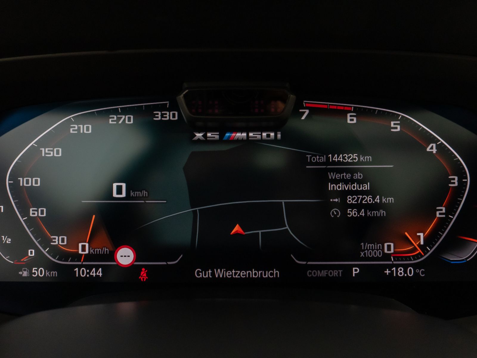 Fahrzeugabbildung BMW X5 M50i Panorama Laser HUD DAB B&W SoftClos Voll