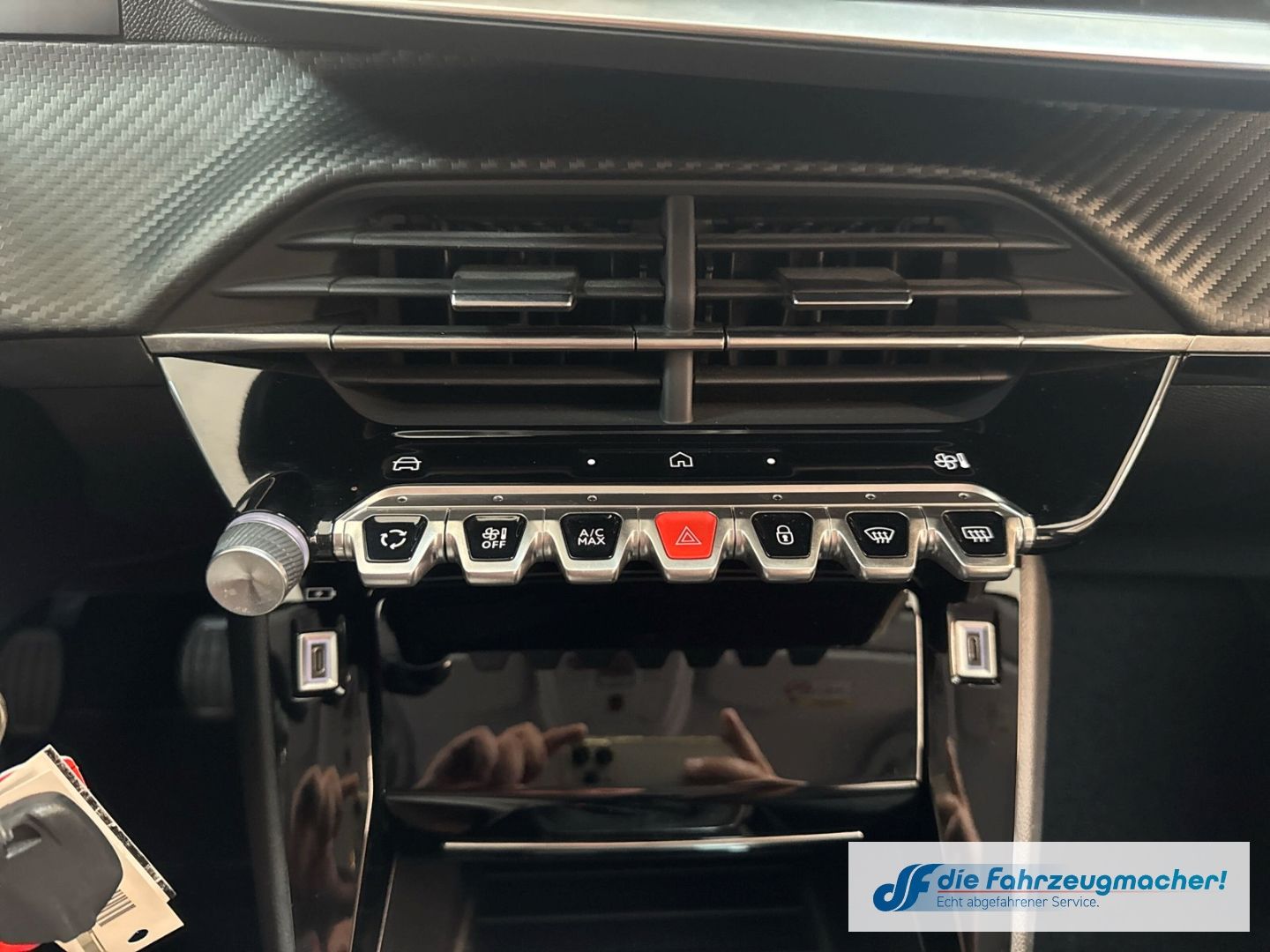 Fahrzeugabbildung Peugeot 208 Allure Navi Digitales Cockpit LED Apple CarP
